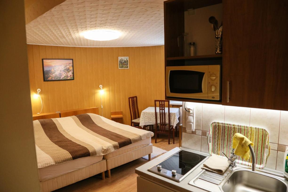 Molnar Apartment Шарвар Экстерьер фото